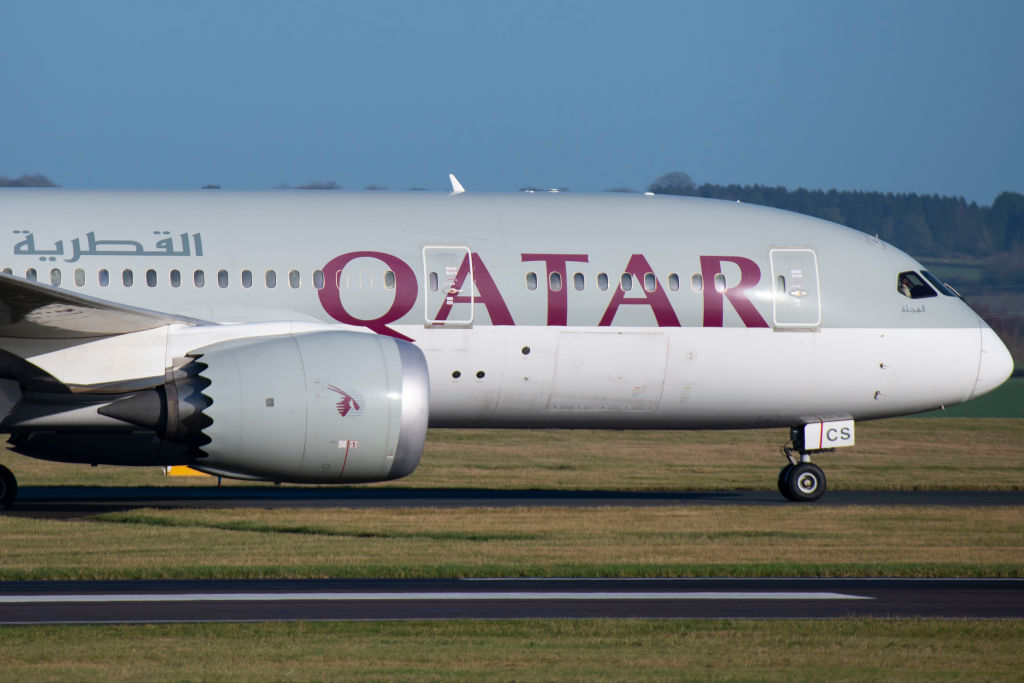 Pareja es obligada a viajar junto a cadáver en vuelo de Qatar Airways 