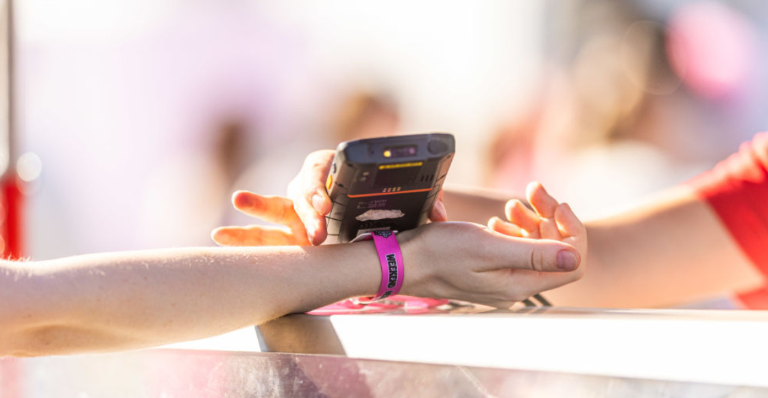 Estas son las nuevas reglas de Profeco para pulseras cashless en eventos