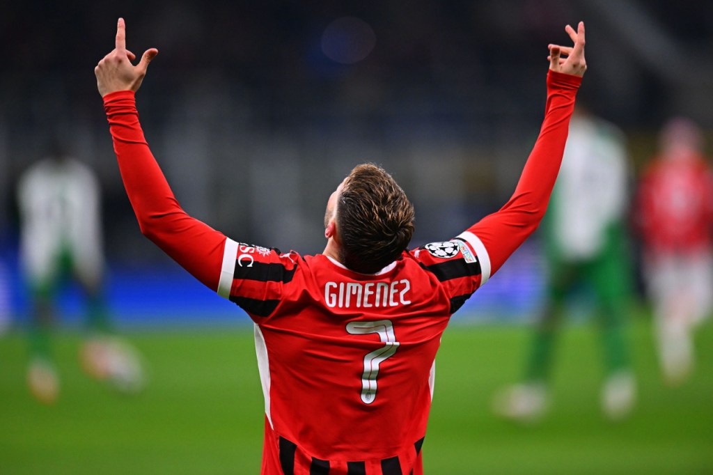 Gol de Santi Giménez contra Feyenoord en la Champions League