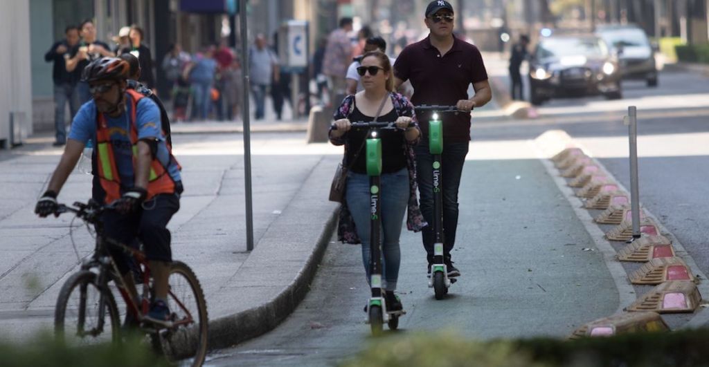 Quieren prohibir las bicis eléctricas y scooters con multas en las ciclovías de CDMX