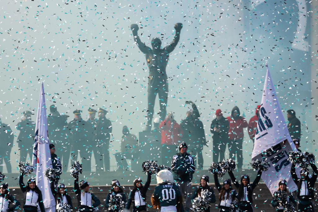 Tiroteo durante desfile de Eagles por el Super Bowl deja dos mujeres heridas