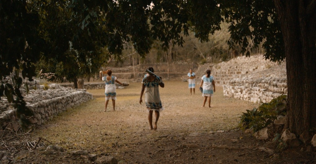 Las Amazonas de Yaxunah: Un entrañable documental narrado por Yalitza Aparicio