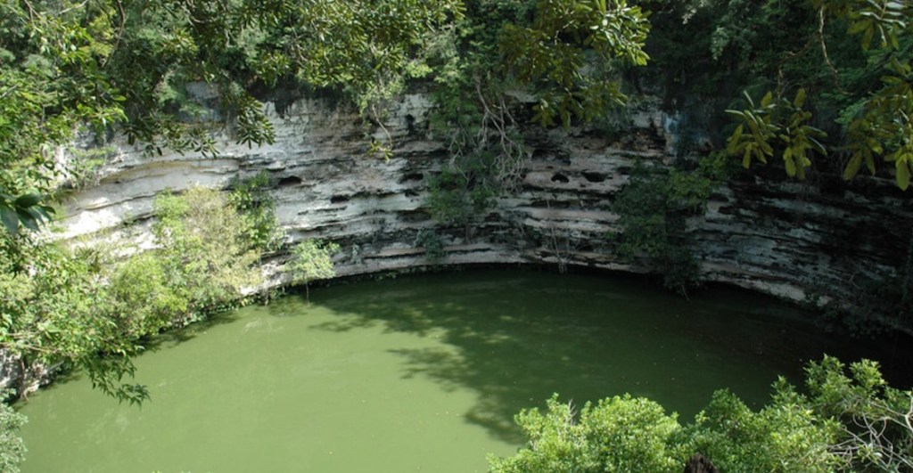 Equinoccio de primavera o la serpiente que desciende de la pirámide de Chichén Itzá