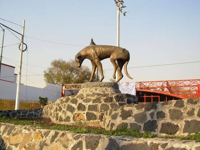 Recorrido por las esculturas más feas (o raras) de México