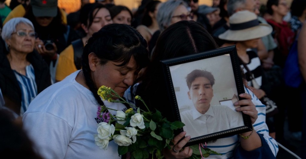 ‘México no es un país, es una fosa’: Luto nacional por víctimas de Teuchitlán en el Zócalo de CDMX y más estados 