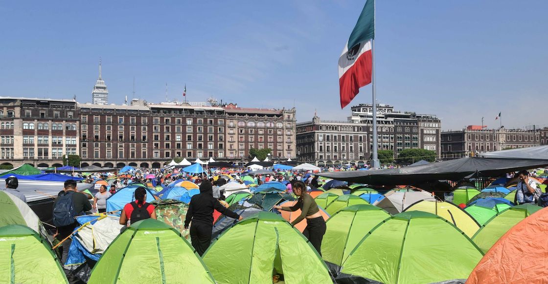 Integrantes de la CNTE organizaron un paro y un plantón en el Zócalo de la CDMX.