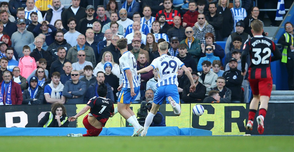 Así fue el golazo de Raúl Jiménez con Fulham en la Premier League